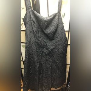 Gorgeous straps cocktail dress w built in cronooine